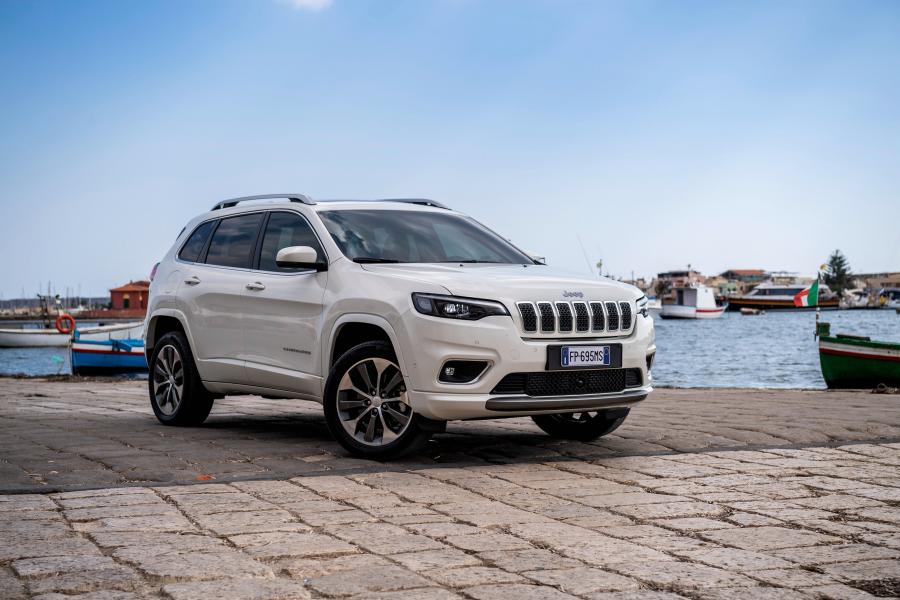  Jeep Cherokee Overland (KL) 2018 года  (WW) (фото 1 из 58)